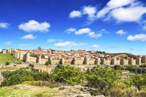 medieval walled cities|11 European Cities That Still Have Their Historic Walls.